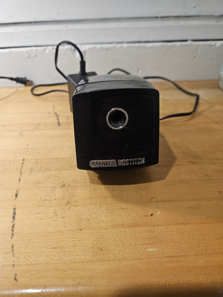 Stanley Bostitch Electric Pencil Sharpener  model eps 8 - Tested&Works