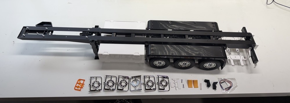 Tamiya 56319 1:14 3 Axle Reefer RC Truck - Silver