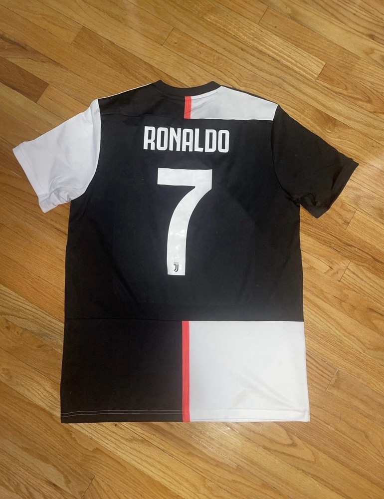 Cristiano Ronaldo Juventus 19/20 Home Jersey- Size Medium. SELLING FOR CHEAP