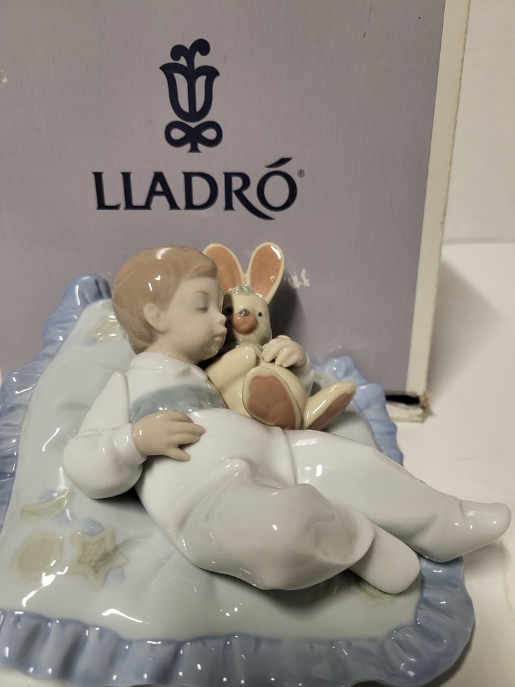 Lladro Spain Taking A Snooze Figurine 6791 Sleeping Baby Boy with Bunny New in Box