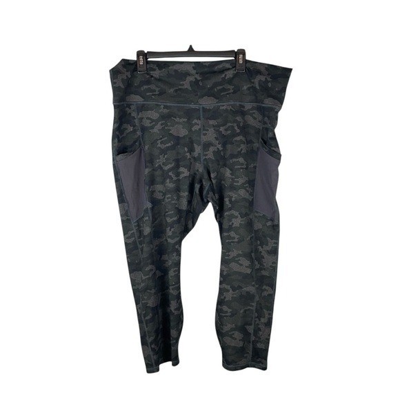 Fabletics Charcoal Camo PowerHold High-Waisted Leggings Size 3X