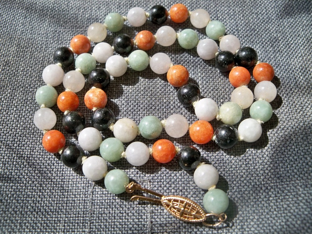 14k yellow gold Vintage jade jadeite black onyx Bead Necklace red white gemstone