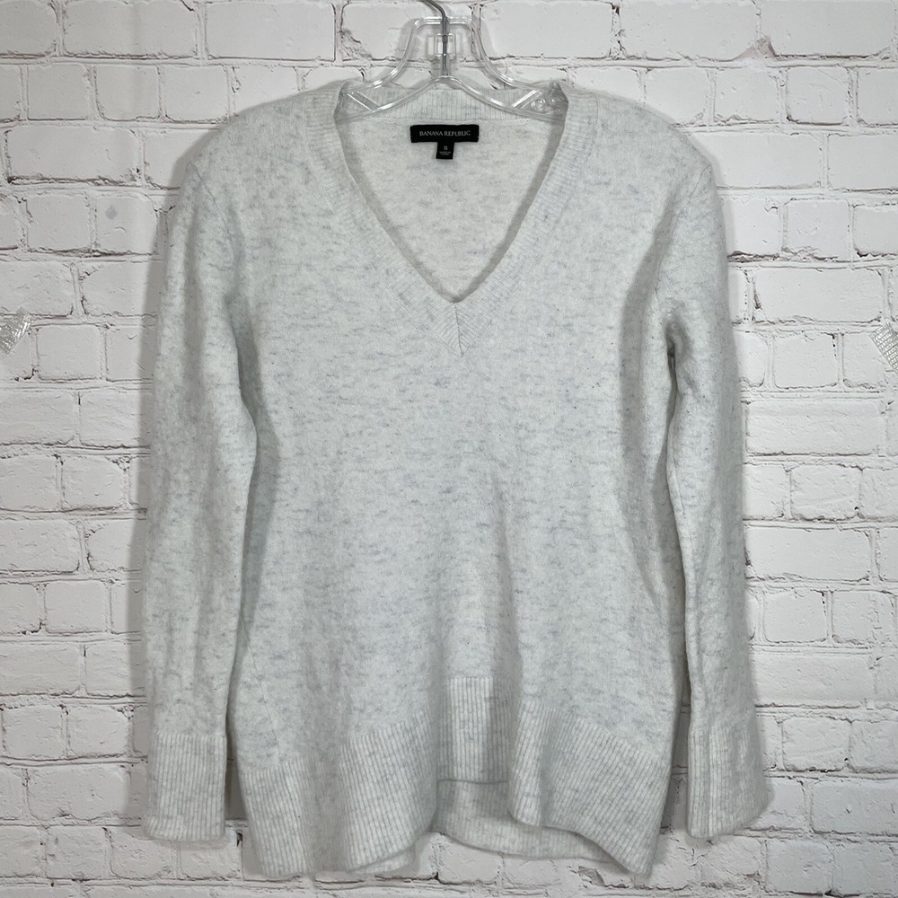 White Wool Alpaca V-Neck Long Sleeve Sweater for Women by Banana Republic Size Small