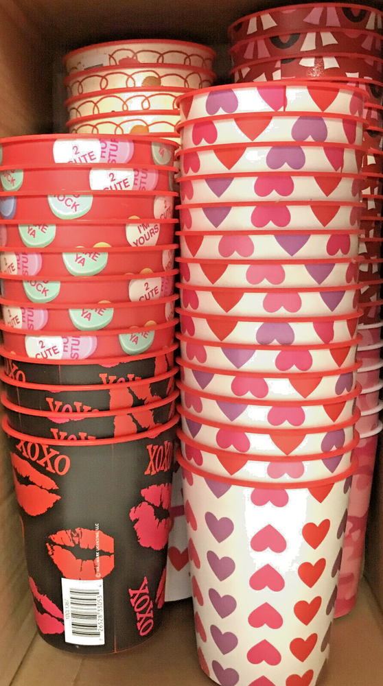 65-Piece Valentine's Day Heart XOXO Party Cups Set - 16oz 8 Designs