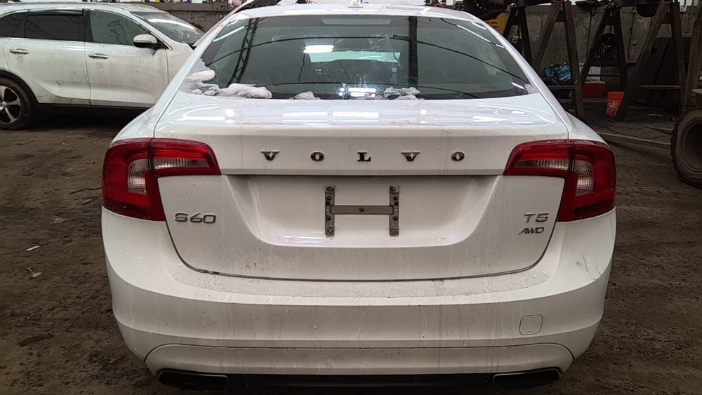 (LOCAL PICKUP ONLY) Driver Front Door VIN Y 1st Digit SWB Fits 14-18 VOLVO S60 6