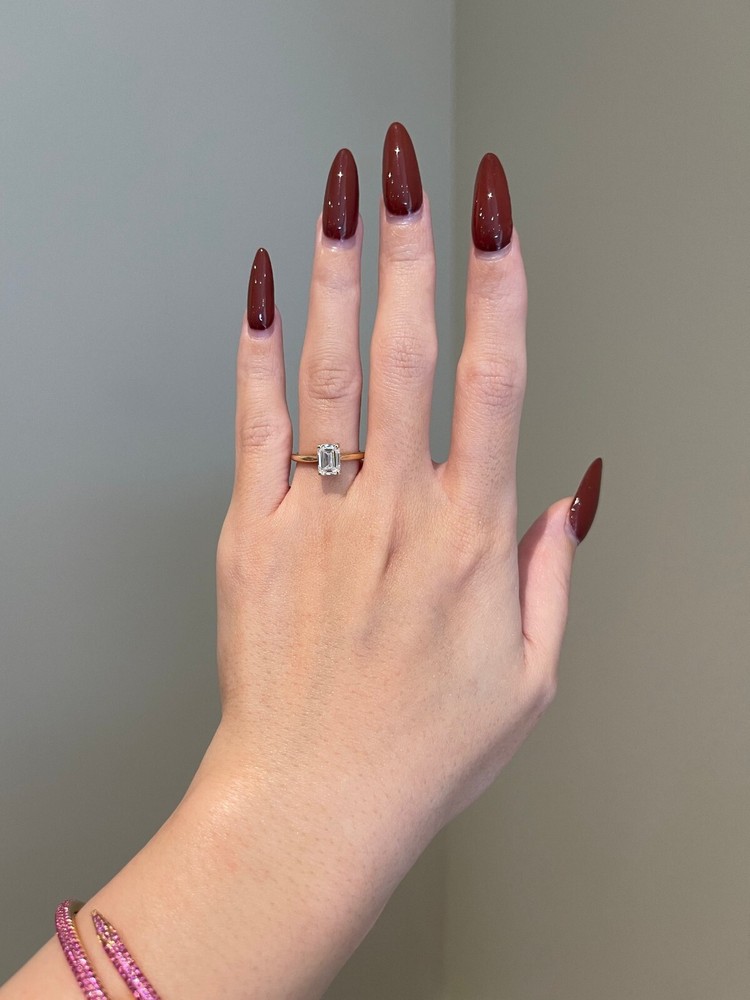 1CT Emerald Moissanite Diamond Eternity Ring in 925 Sterling Silver