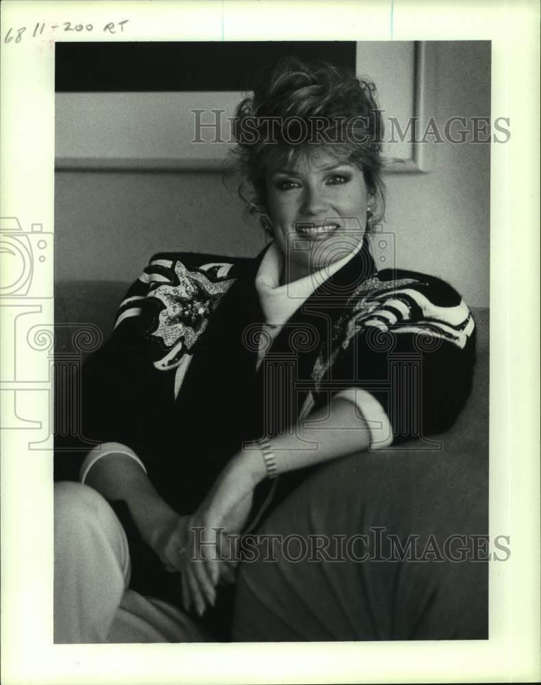 1988 Press Photo Mary Hart in Entertainment Tonight - lrp13033