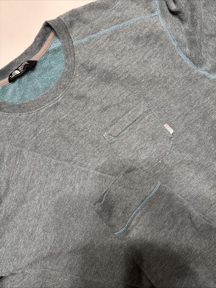 The North Face Men's Large Blue Cotton Crewneck Sweatshirt with Front Pocket