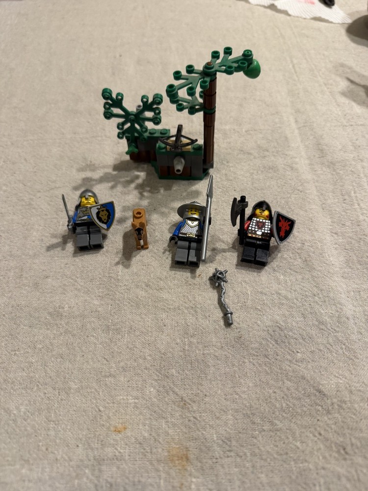 LEGO Castle: Forest Ambush (70400) Incomplete