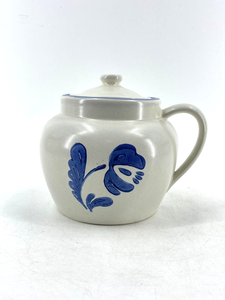 Vintage Pfaltzgraff Yorktowne USA Blue Floral Bean Pot with Lid No 70