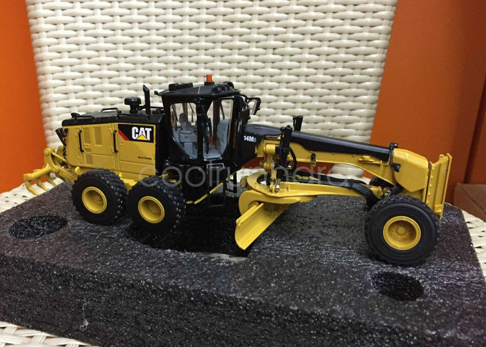 1:50 Scale Caterpillar Cat 14M3 Motor Grader By Diecast Masters DM 85545