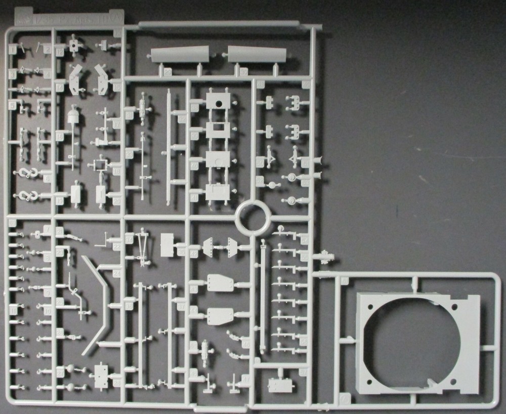 1/35 Scale Dragon PzKpfw III Ausf M Tank Parts Tree A - Kit 6604