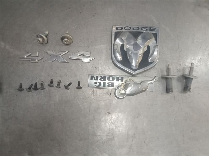 Tailgate Handle Kit from 2009 RAM1500  7319541