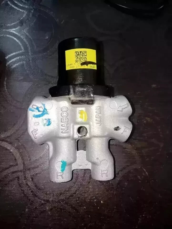 Suzuki Samurai Genuine Bosch Brake Proportioning Valve OEM HB