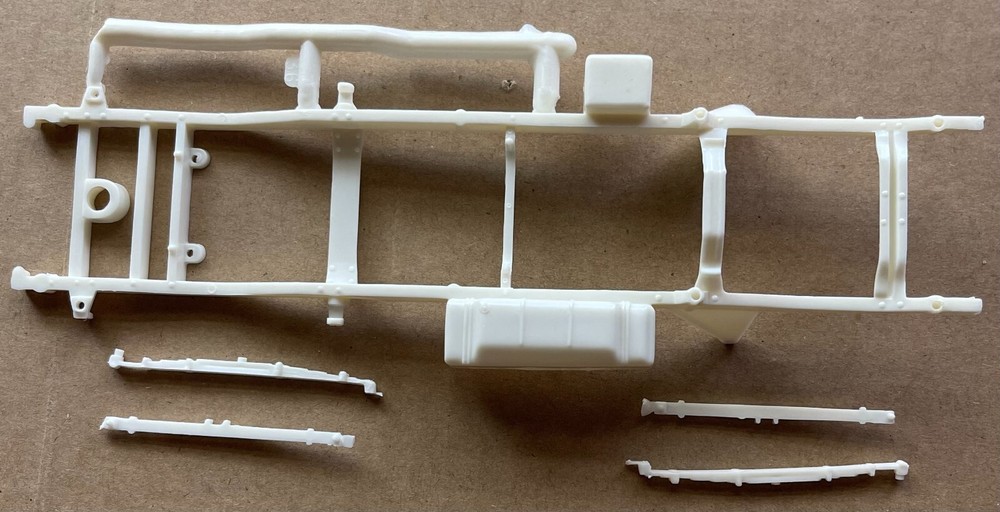 53 Ford Pick Up Truck Trophy Series AMT Scale 1:25 Chassis and Springs No Box