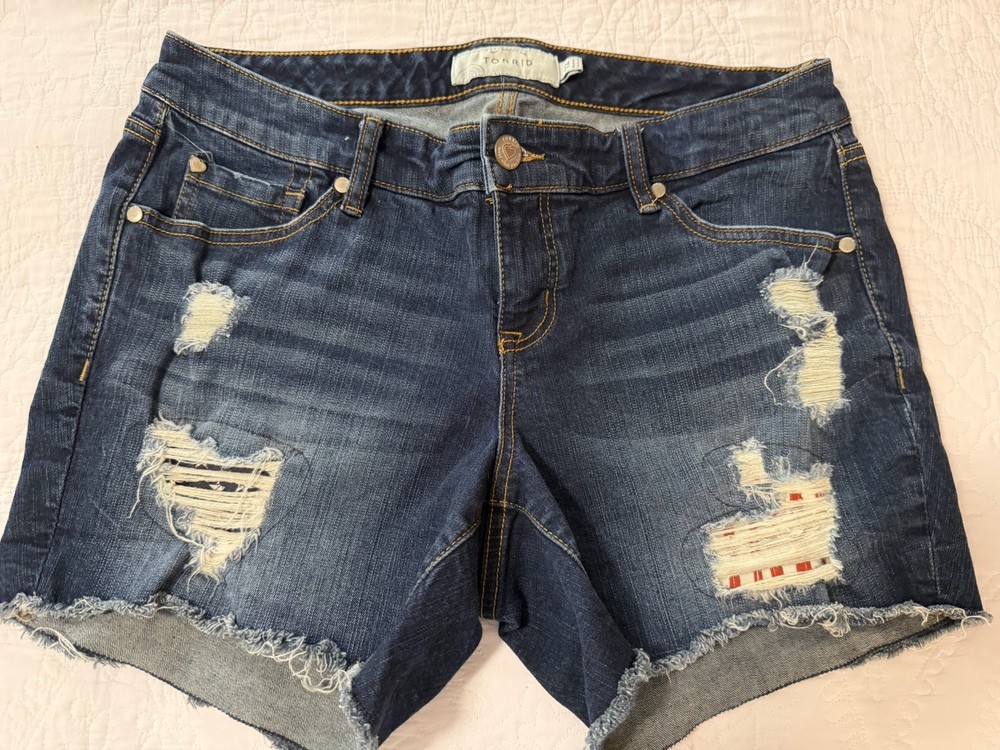 Torrid size 12 Distressed Jean Booty Shorts stars & stripes Raw Hem 36” Waist