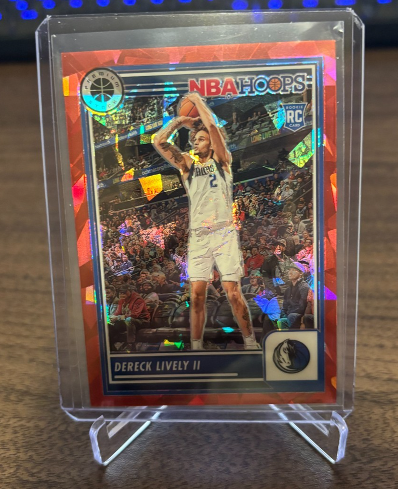 2023-24 Panini NBA Hoops Premium Stock Dereck Lively Red Ice Prizm RC #253 /99