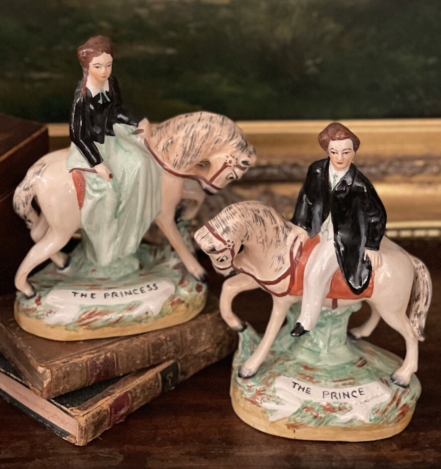 🎄🎄🎄 Stately English Staffordshire Equestrian Horse Prince Princess Pair 7.5”