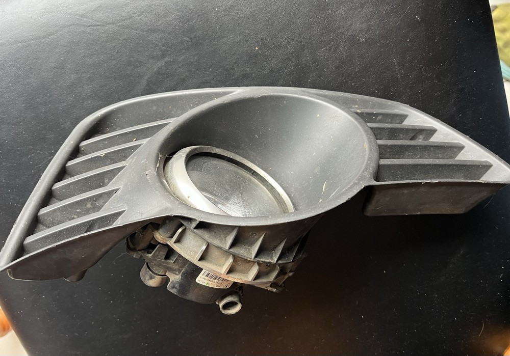 Carcasa de luz antiniebla delantera Vauxhall Tigra B (sin bombilla ni soporte) fuera de juego/conductores