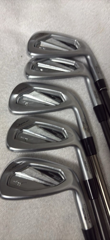 Mizuno JPX 925 Hot Metal Pro Iron Heads. 6-PW