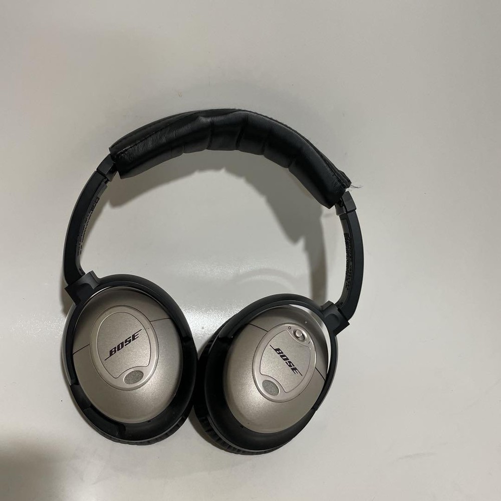 Bose QuietComfort QC15 Noise-Cancelling Over-Ear Headphones with Premium Sound Quality and Comfortable Fit