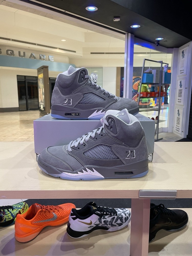 MULTIPLE SIZES: Air Jordan 5 Retro: Wolf Grey (2026) - BRAND NEW (MEN'S/GS)