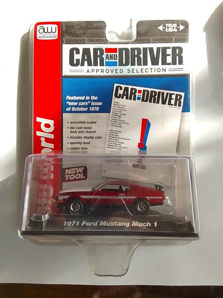 Auto World Car & Driver Magazine Series 1971 Ford Mustang Mach 1 Ultra Red Chase
