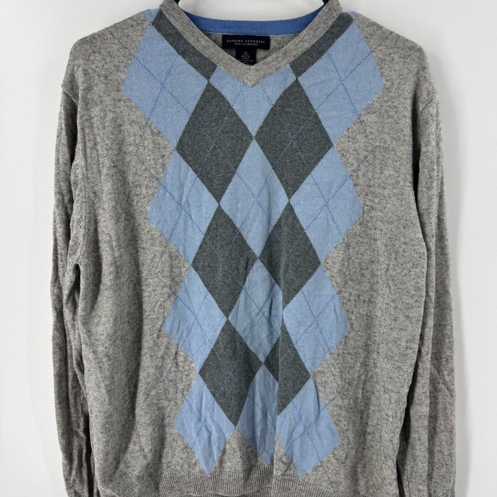 Banana Republic Silk / Cashmere blend Gray and Blue V-Neck Argyle Sweater
