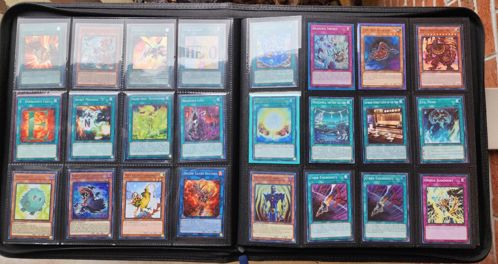 Vault X Binder with NM/LP Yugioh Cards - ID LAT3