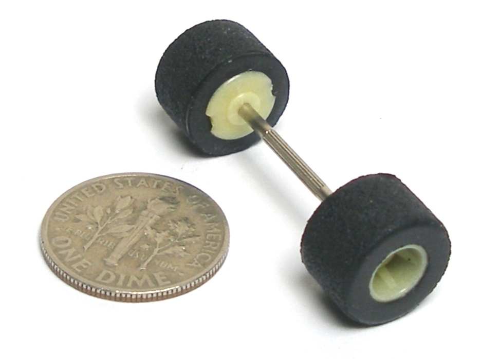 TYCO HO Slot Car Chassis Wide NITE GLOW REAR WHEELS TIRES +AXLE Fits MANY BRANDS