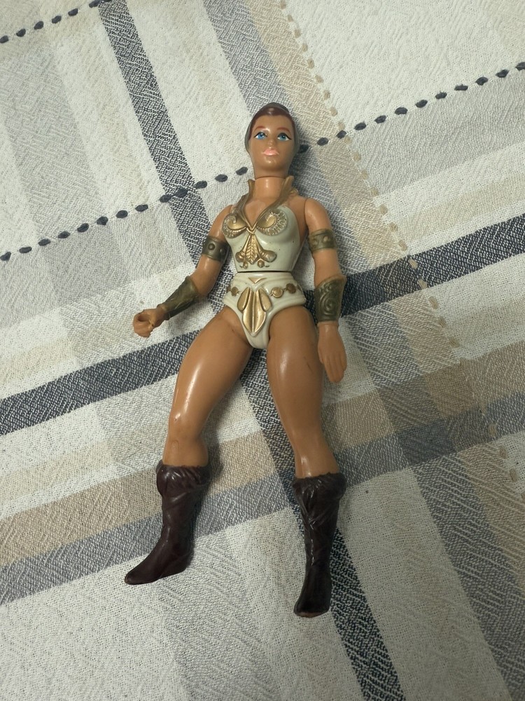 Vintage 1980s MOTU Masters of the Universe Teela Action Figure He-Man She-Ra Classic Toy