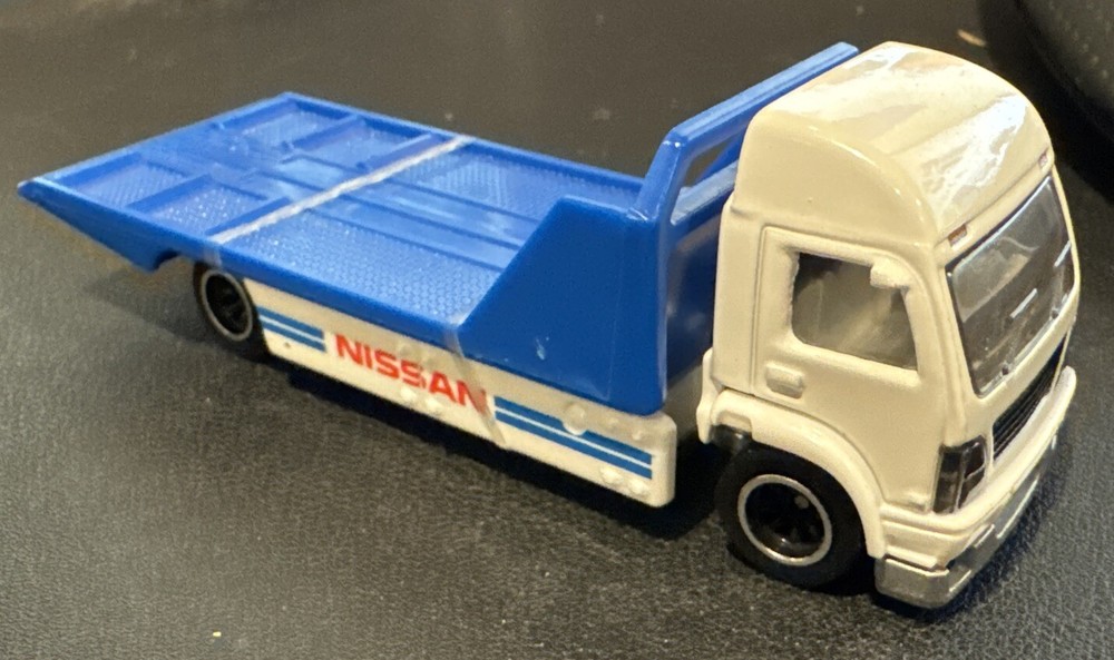 Hot Wheels Premium 2020 Nissan Collector Set Exclusive Aero Lift Transporter TB