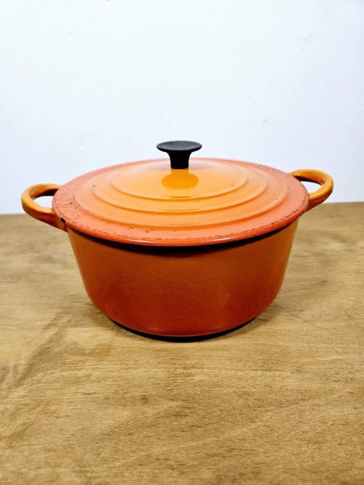 Le Creuset 2-qt Round Dutch Oven Flame Orange Enameled Cast Iron with France Lid