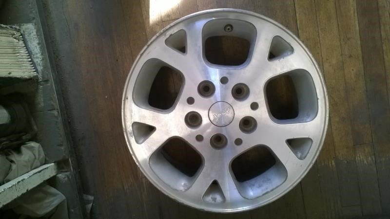 16x7 Aluminum 5-Y-Spoke Wheel Fits 99-03 Grand Cherokee 418590