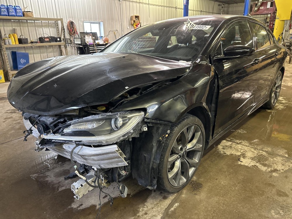Used Driving Light fits: 2015 Chrysler 200 fog-driving Sdn bumper mounted LED bl