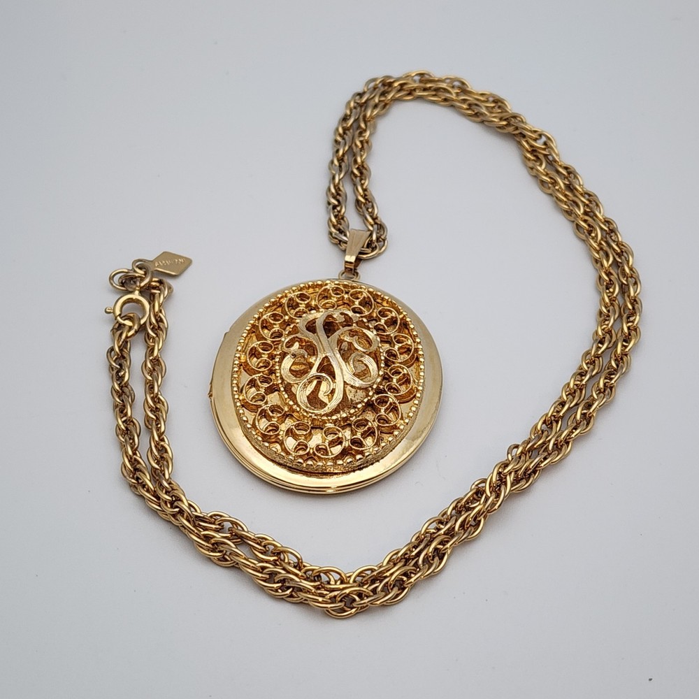 Vtg Sarah Coventry Filigree Large Locket Pendant Gold Tone Necklace