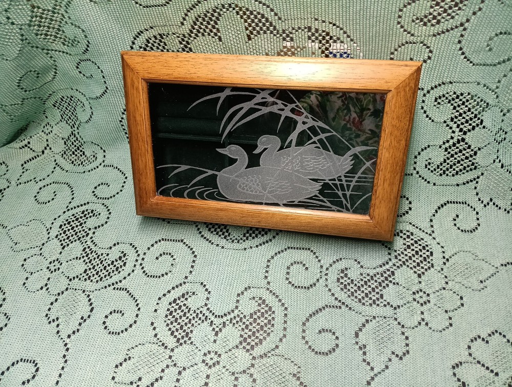 Vintage Men's Wooden Jewelry Storage Box Etched Glass Top Lid Ducks on Pond