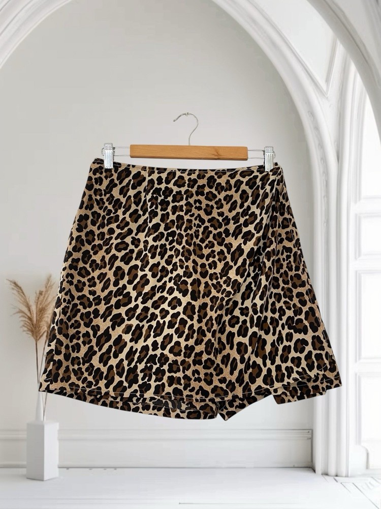 Newport News Easy Style Women’s Animal Print Skort Mini Skirt Size 10 Boho Chic