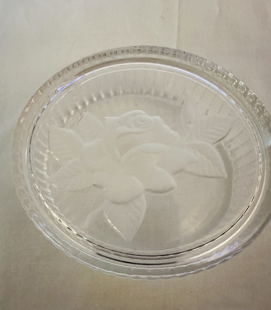 DArques Lead Crystal Rose Embossed Ribbed Edge Candy Dish Trinket Box
