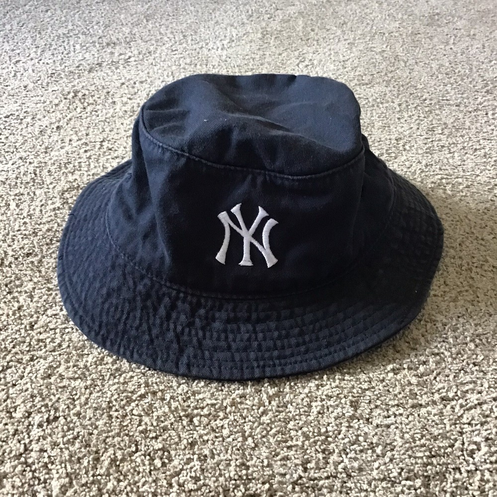 Vintage 2000s NY Yankees Blue Bucket Hat by American Needle S/M NWT