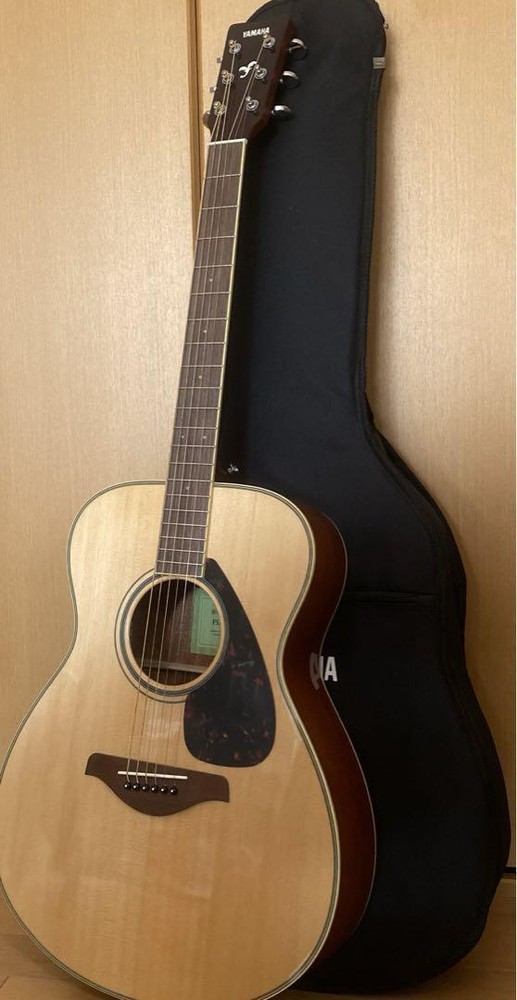 Yamaha Fs820 Guitar With Tuner