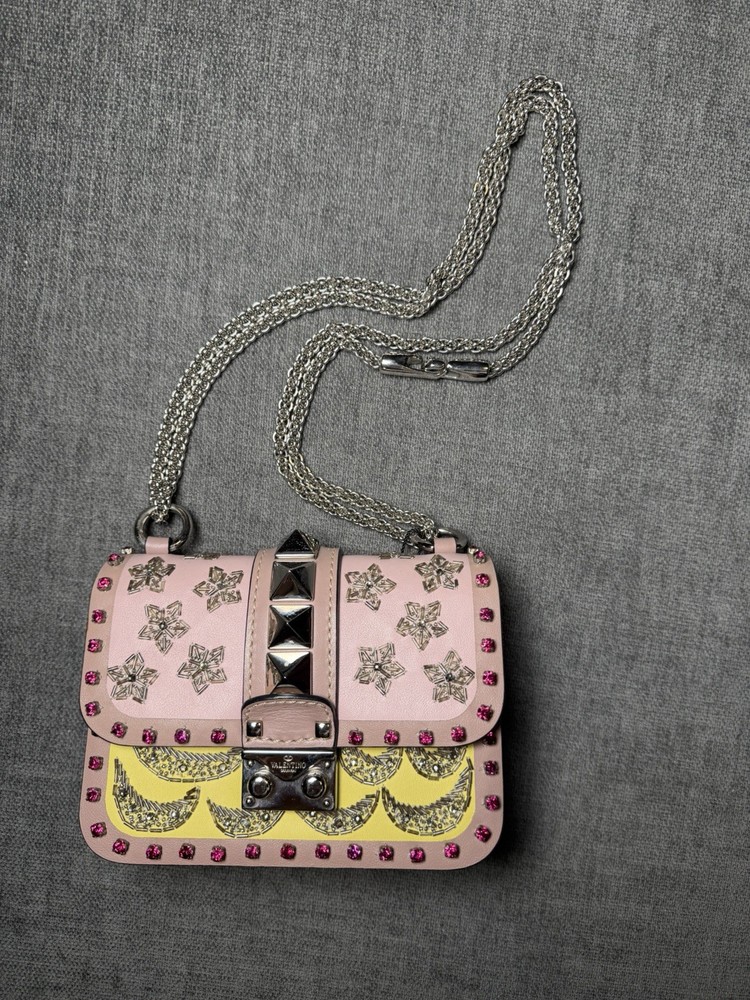 Valentino Garavani Glam Lock shoulder bag. Limited Edition.,Pink leather