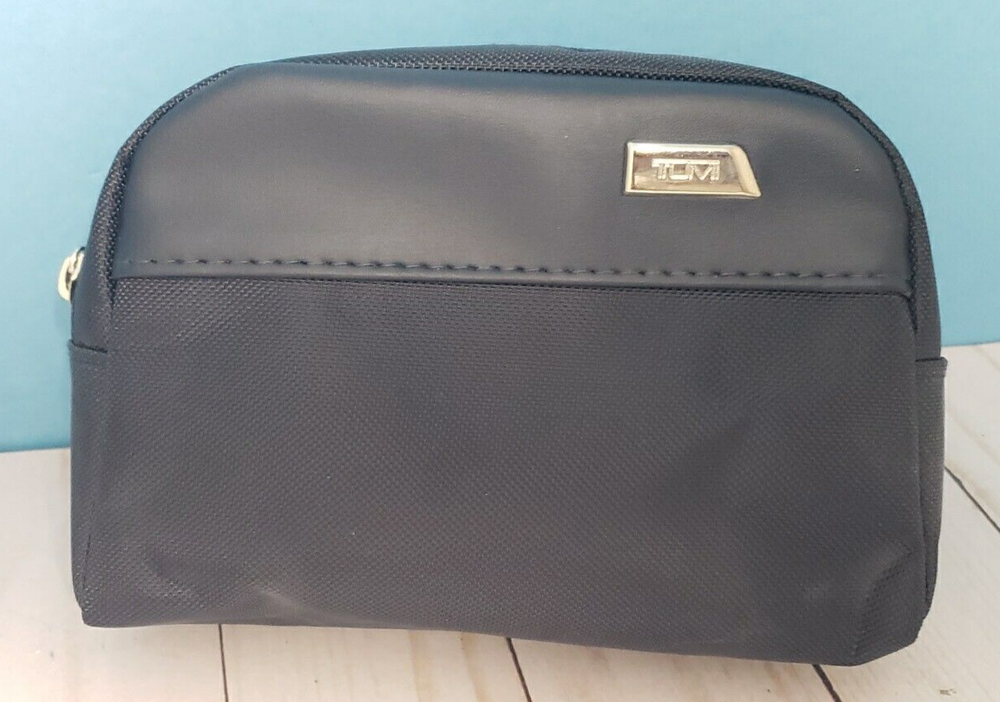 TUMI Delta Small Black Zip Pouch Soft Sided Travel Case Toiletry Bag 7x4 empty