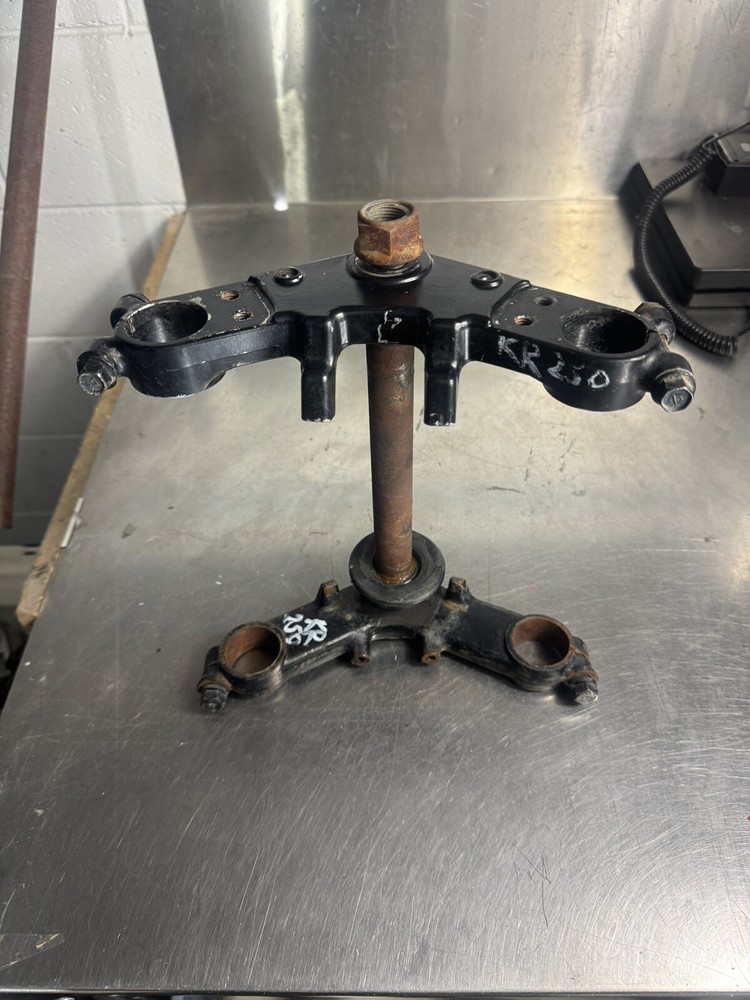 Kawasaki KR250 KR 250 Triple Tree Clamp Top OEM genuine Original Part Parts
