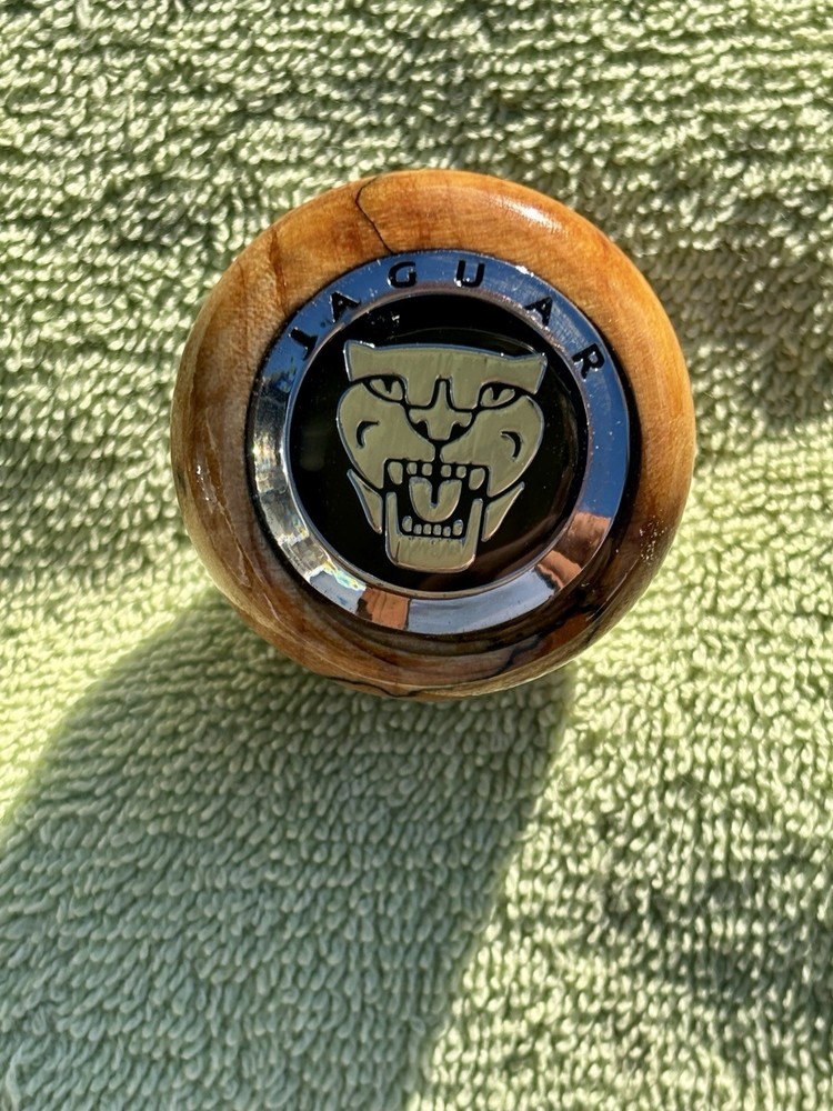 JAGUAR XJ6,XJS,XJ8,XK8,XJR,XKR,XK,S-Type,X-Type,XK Burl Wood Gear Shift Knob