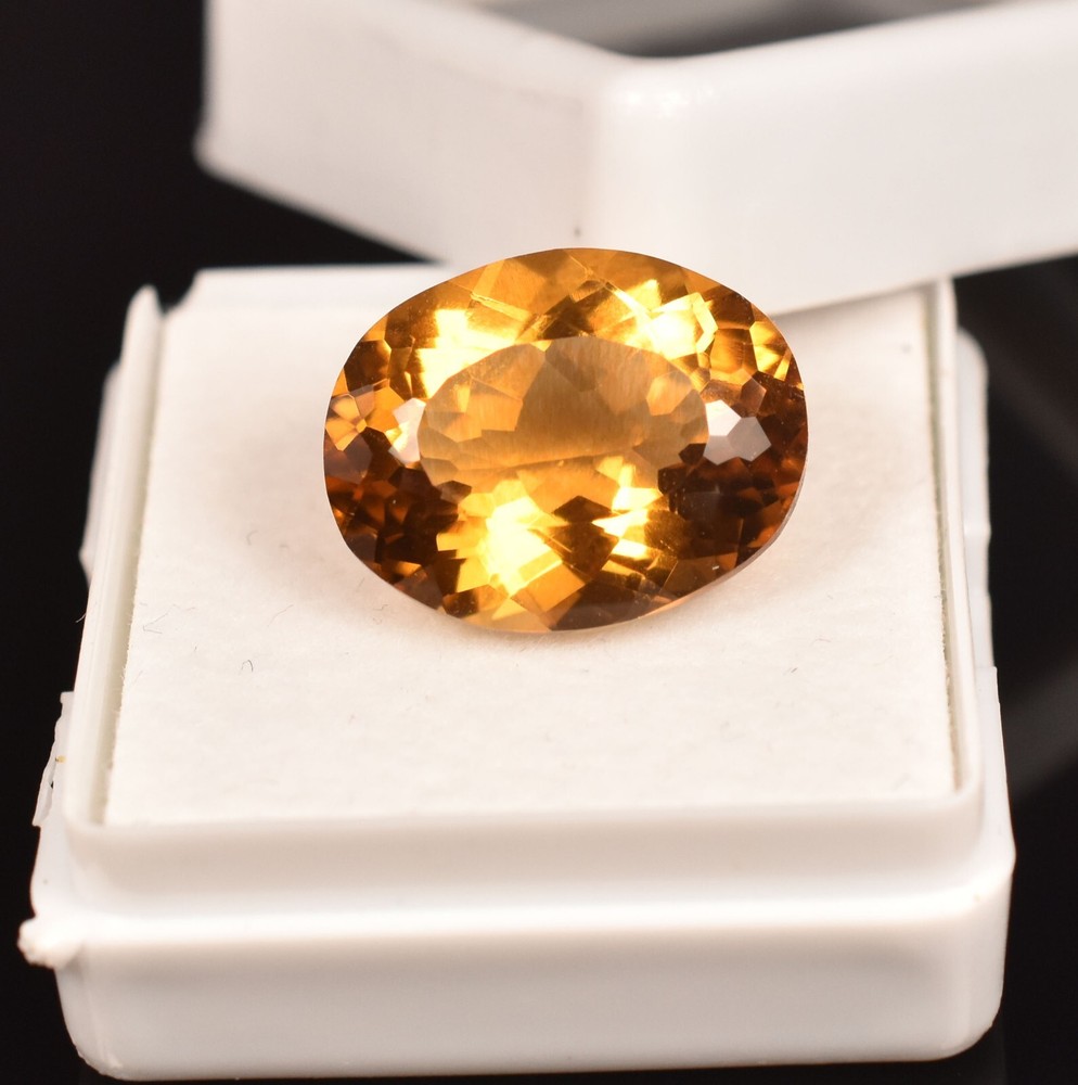 8.90 Ct Natural certified Sri Lanka Yellow Sapphire AAA certified Gemstone