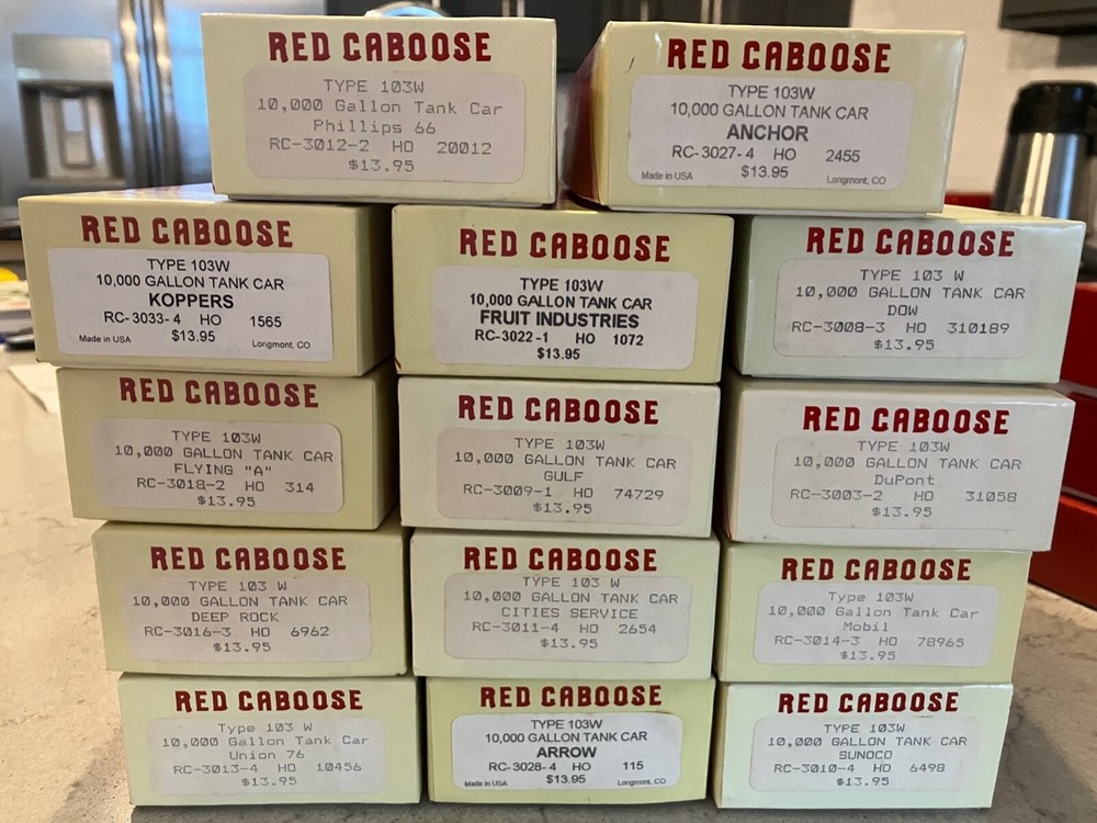 HO Red Caboose 10,000 Gallon Tank Car Kit! 14 Different Variations