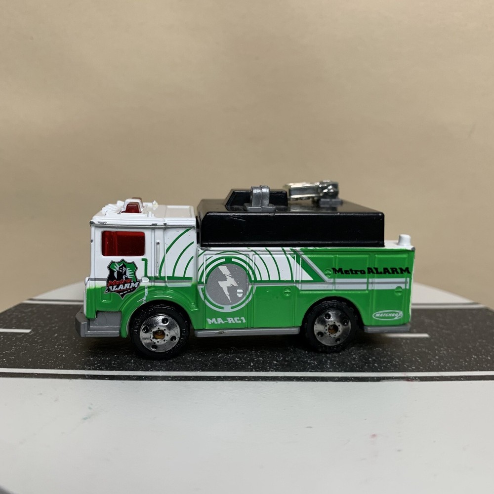 2001 Matchbox Rescue Riders Mack Auxiliary Power Truck MC/MR Green/White 1:84