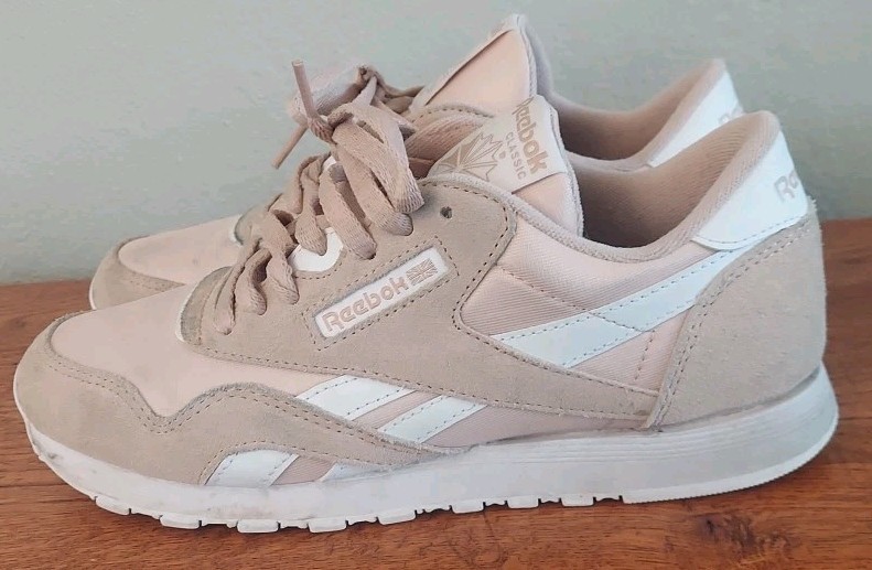 Reebok Classic Nylon Womens Light Pink Sneakers Size 8.5 Retro Style