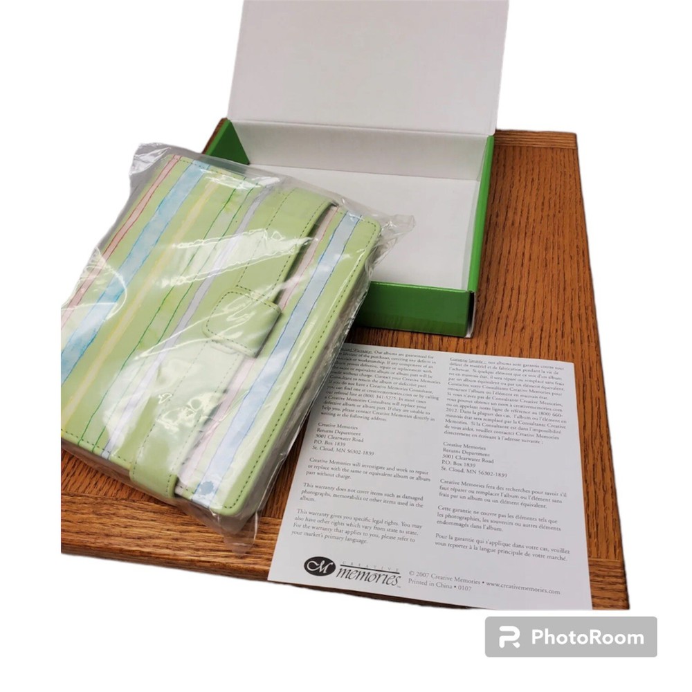 Creative Memories Mint Green Picfolio Minutes Photo Album with Magnetic Closure